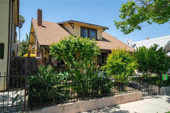 1724 N Spurgeon Street, Santa Ana, California 92706