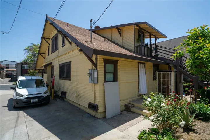 1724 N Spurgeon Street, Santa Ana, California 92706