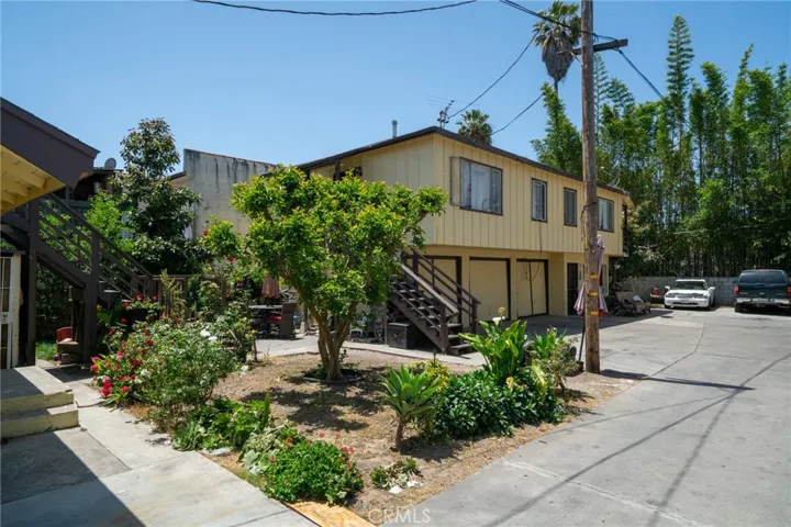 1724 N Spurgeon Street, Santa Ana, California 92706