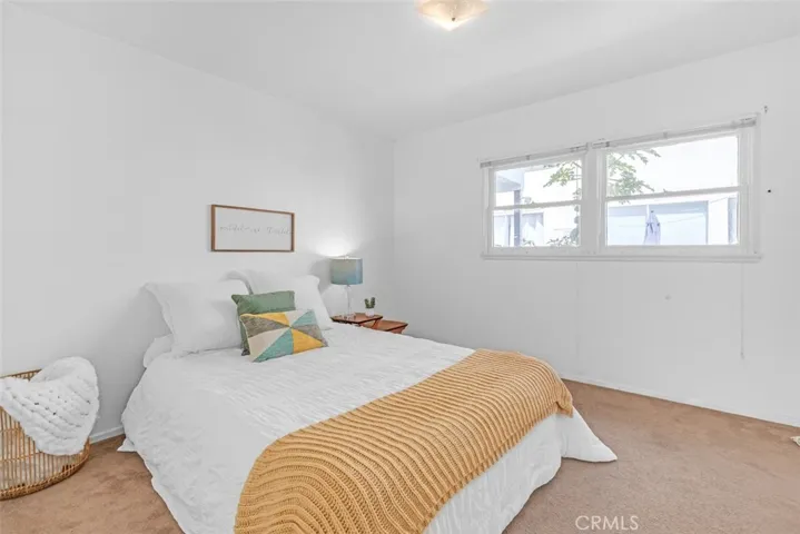 Front unit-1 Bedroom with closet