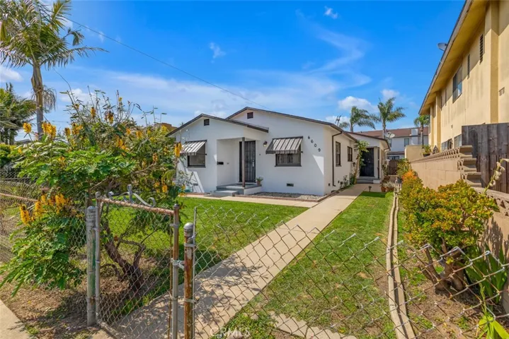 4609 W 116th Street A & B, Hawthorne, California 90250