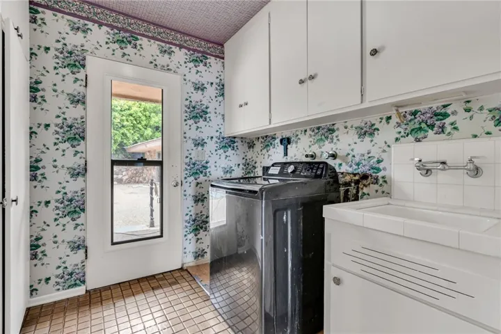 Indoor Laundry room