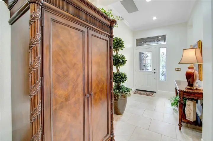 24100 Nobe Street, Corona, California 92883