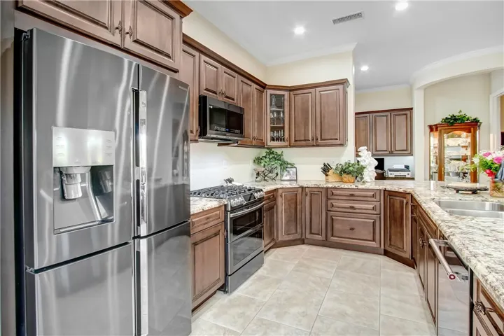 24100 Nobe Street, Corona, California 92883