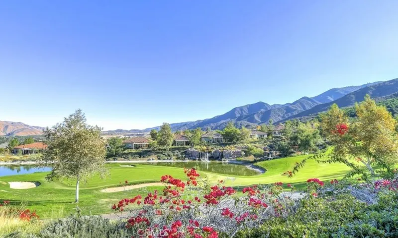 24100 Nobe Street, Corona, California 92883