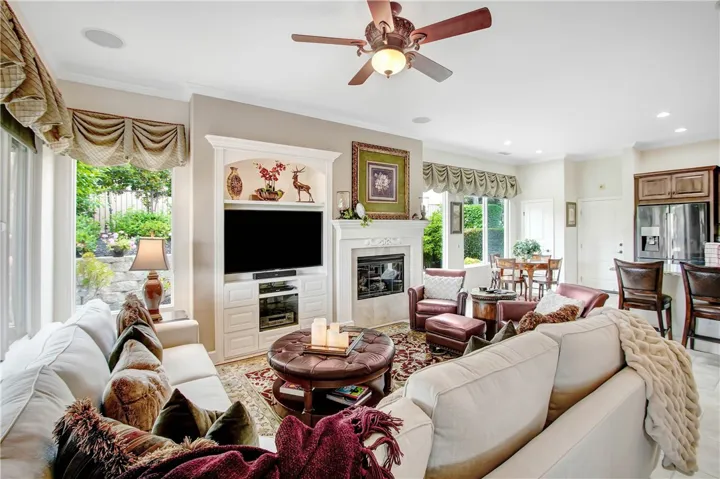 24100 Nobe Street, Corona, California 92883