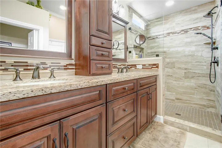 24100 Nobe Street, Corona, California 92883