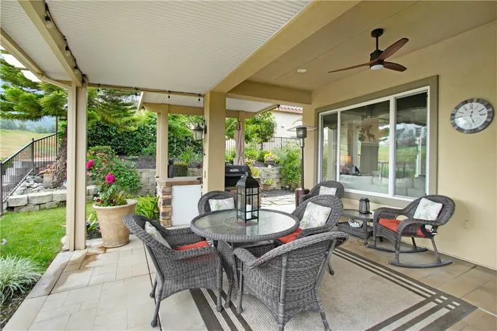 24100 Nobe Street, Corona, California 92883