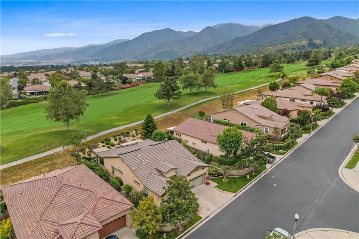 24100 Nobe Street, Corona, California 92883