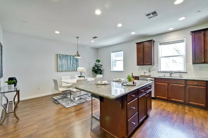 61 Montecito Vista Drive 4, San Jose, California 95111