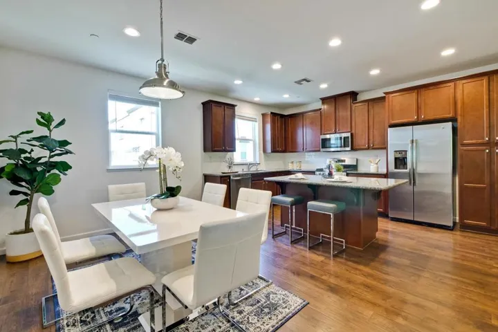 61 Montecito Vista Drive 4, San Jose, California 95111