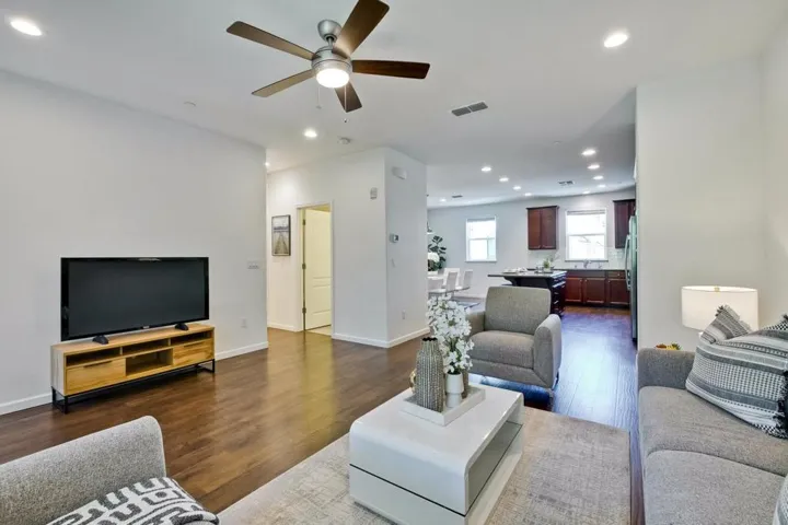 61 Montecito Vista Drive 4, San Jose, California 95111