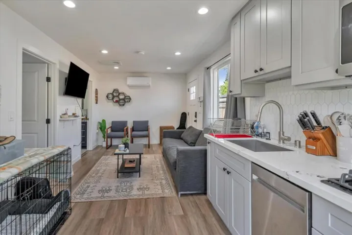 701 Dona Avenue, Sunnyvale, California 94087