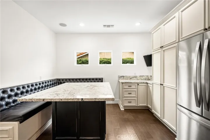 Built In Dinette