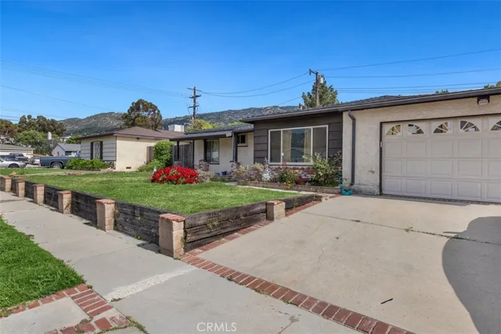 6384 Caroline Avenue, Simi Valley, California 93063