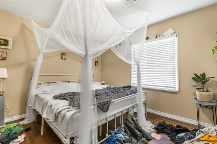 6384 Caroline Avenue, Simi Valley, California 93063