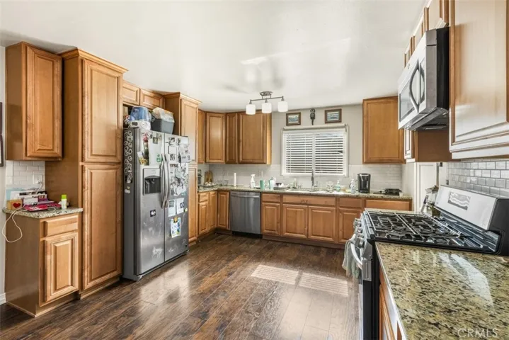 6384 Caroline Avenue, Simi Valley, California 93063