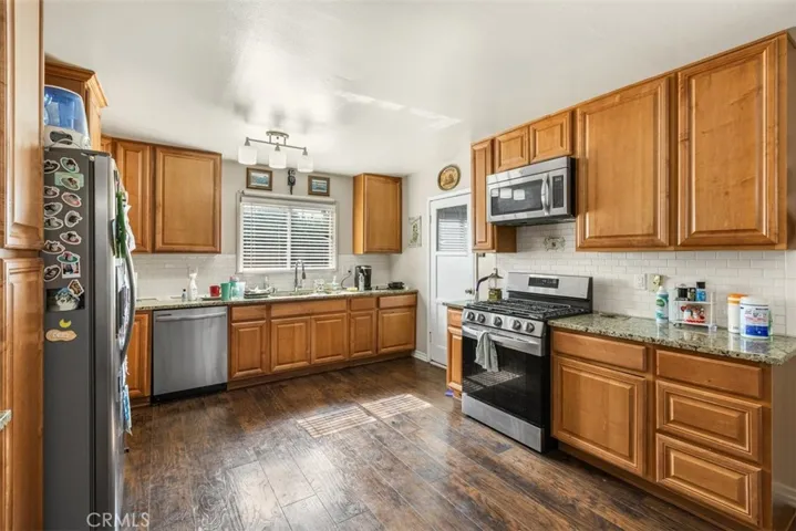 6384 Caroline Avenue, Simi Valley, California 93063