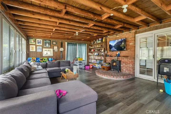6384 Caroline Avenue, Simi Valley, California 93063