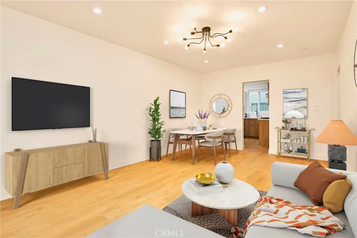 1047 N Sierra Bonita Avenue 13, West Hollywood, California 90046