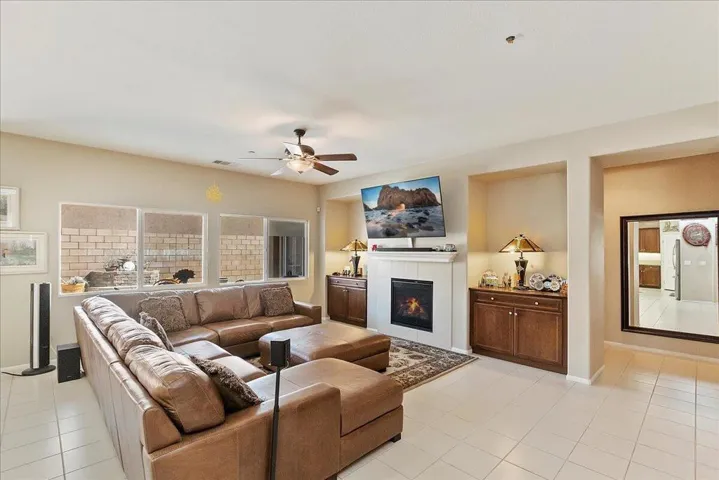 09-Family Room