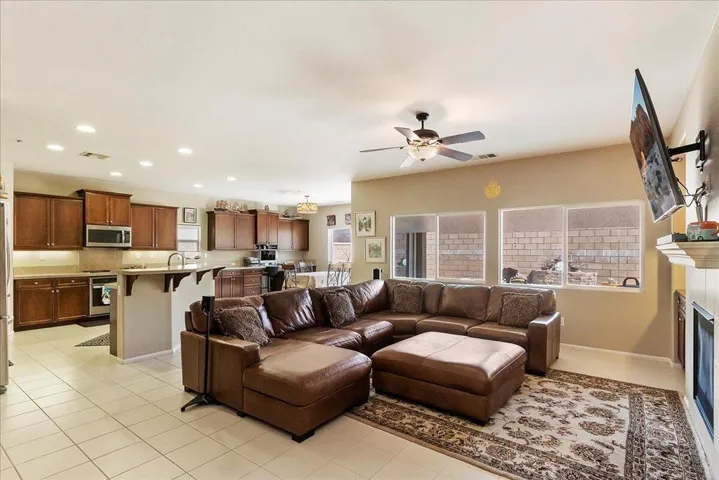 10-Family Room