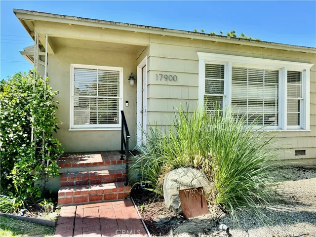 17900 Duncan Street, Encino, California 91316
