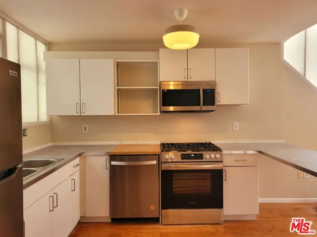 Spacious Kitchen with new appliances
