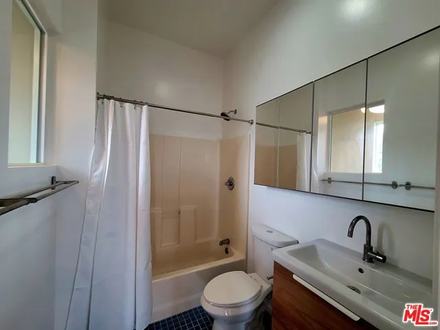 Upstairs Primary Bathroom