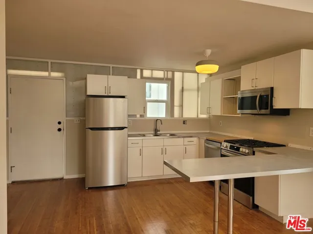 Spacious Kitchen with new appliances