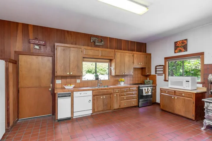6460 Mount Madonna Road, Gilroy, California 95020