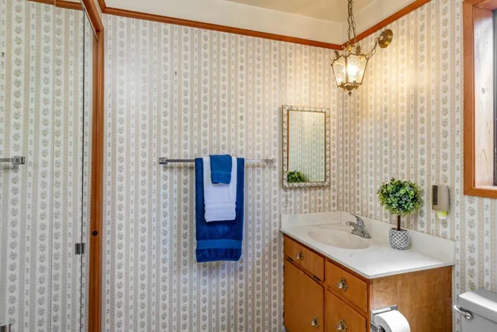 6460 Mount Madonna Road, Gilroy, California 95020