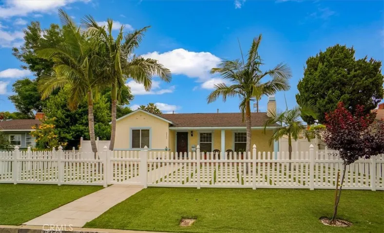 6453 Montgomery Avenue, Lake Balboa, California 91406