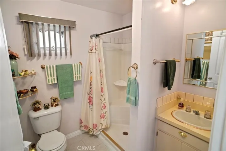6453 Montgomery Avenue, Lake Balboa, California 91406