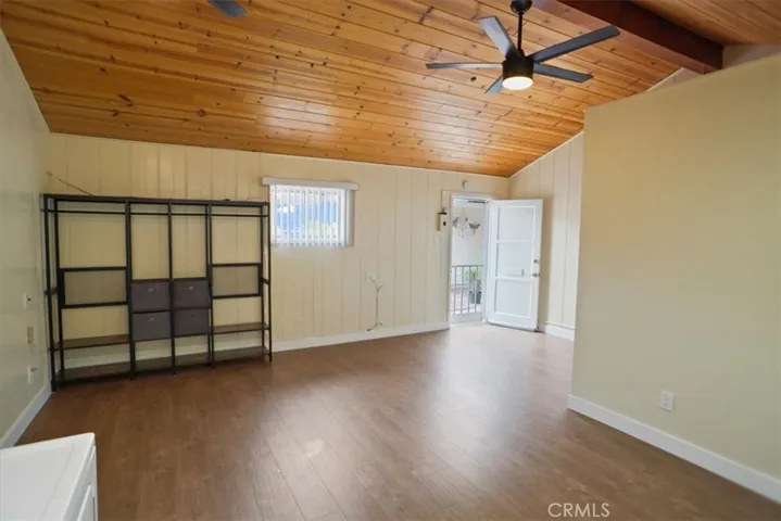 6453 Montgomery Avenue, Lake Balboa, California 91406