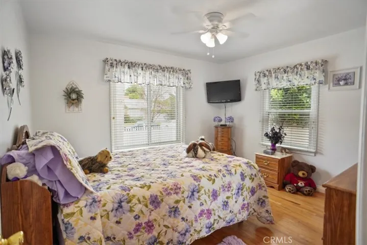 6453 Montgomery Avenue, Lake Balboa, California 91406