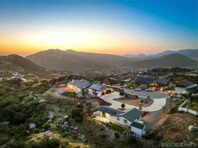 310 Amy Way, Alpine, California 91901