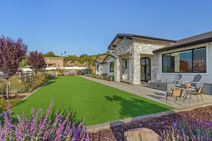310 Amy Way, Alpine, California 91901
