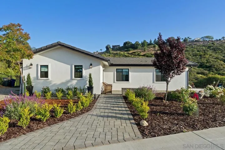 310 Amy Way, Alpine, California 91901