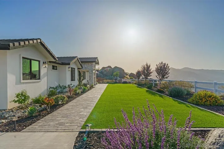 310 Amy Way, Alpine, California 91901