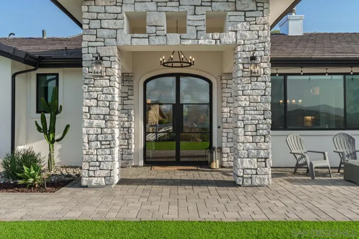310 Amy Way, Alpine, California 91901