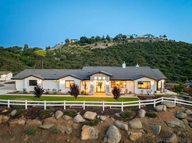 310 Amy Way, Alpine, California 91901