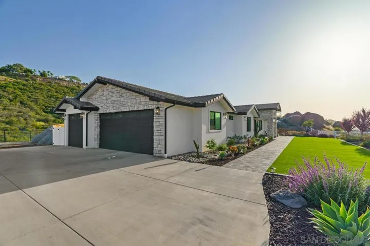 310 Amy Way, Alpine, California 91901