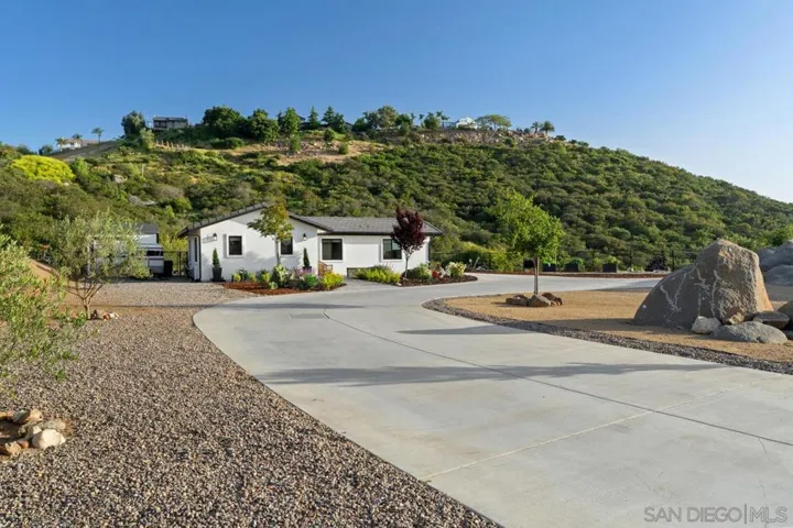 310 Amy Way, Alpine, California 91901