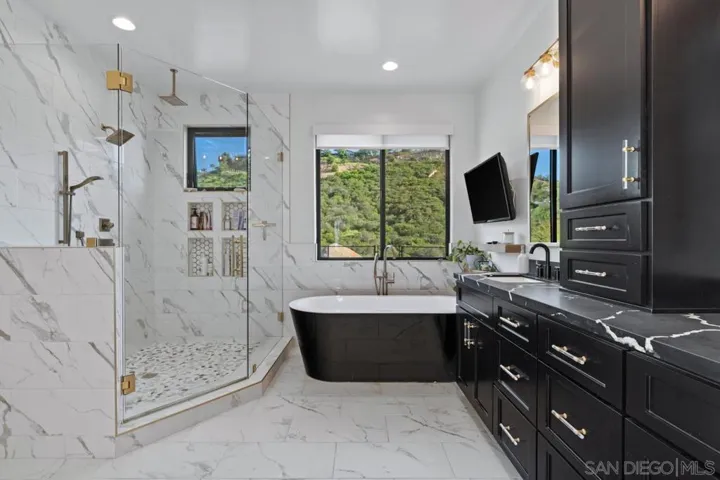 310 Amy Way, Alpine, California 91901