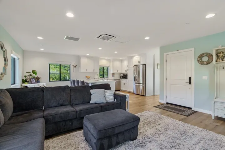 310 Amy Way, Alpine, California 91901