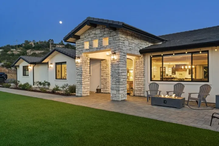 310 Amy Way, Alpine, California 91901