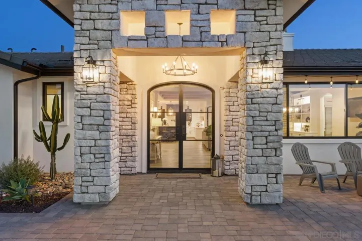 310 Amy Way, Alpine, California 91901