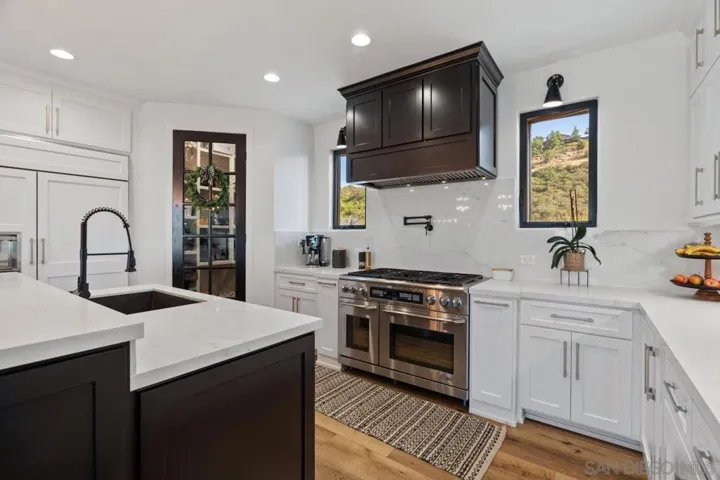 310 Amy Way, Alpine, California 91901