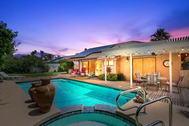 002 POOL HOME